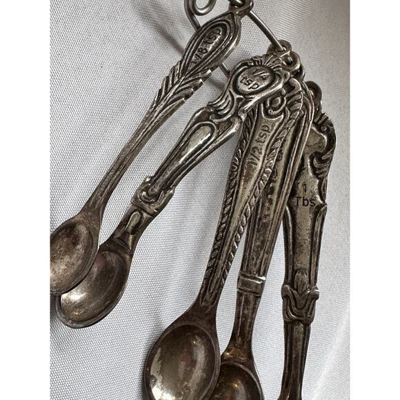 Anthropologie Vintage Silver Plated Measuring Spoons Set of 5 on Safety Pin - Picture 3 of 7